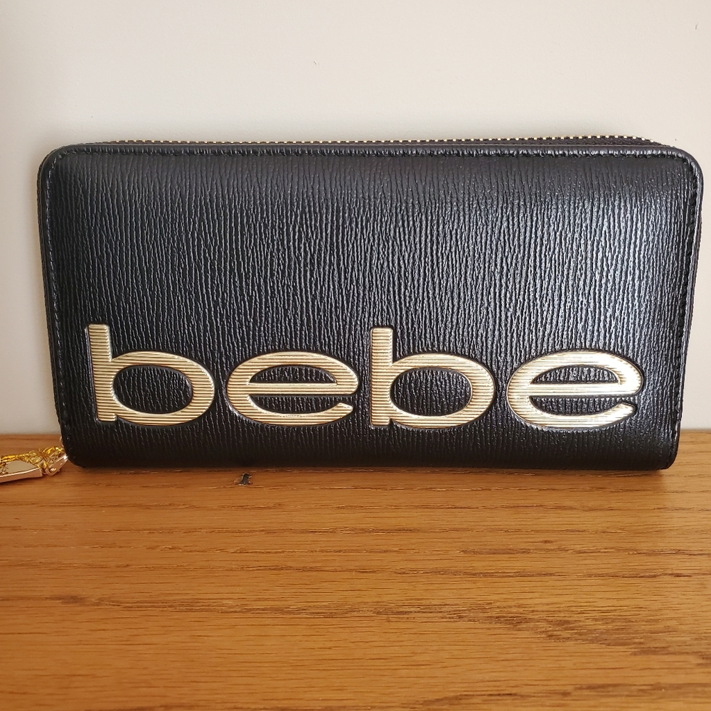 Bebe Fabiola Zip Around Woman's Wallet Color Black